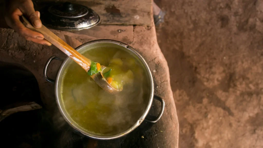 Green broth or a vegetable soup